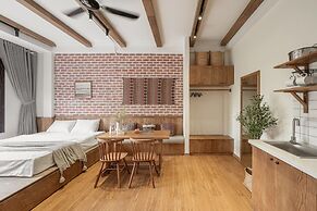 UNIQUE Creative - Wooden Design - Rooftop Jacuzzi