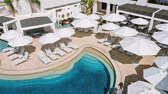 Oceanview 2BD Residence With a Spacious Terrace