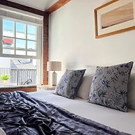 Boatman s Cottage Mousehole- Sleeps 4