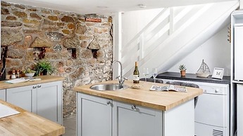 Boatman s Cottage Mousehole- Sleeps 4