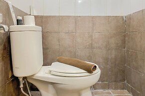 Comfort 2Br Green Pramuka City Apartment