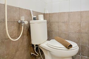 Comfort 2Br Green Pramuka City Apartment