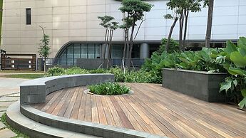 Nice And Homey 1Br Apartment At Southgate Residence