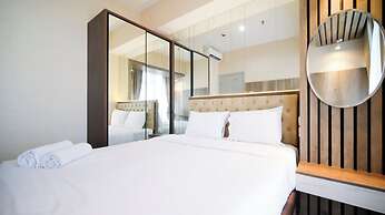 Nice And Comfortable Living 1Br At Grand Sungkono Lagoon Apartment