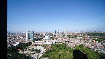 Nice And Comfortable Living 1Br At Grand Sungkono Lagoon Apartment