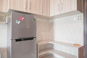 Homey And Modern Studio At Sky Terrace Apartment