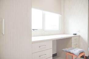 Homey And Modern Studio At Sky Terrace Apartment