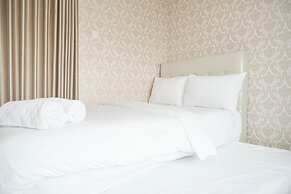 Homey And Modern Studio At Sky Terrace Apartment