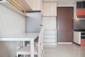 Homey And Modern Studio At Sky Terrace Apartment