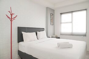 Minimalist And Cozy Living 1Br Belmont Residence Puri Apartment