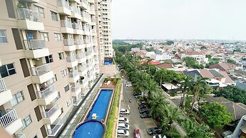 Minimalist And Cozy Living 1Br Belmont Residence Puri Apartment