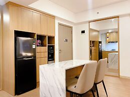 Spacious And Homey 2Br With Work Space At Meikarta Apartment