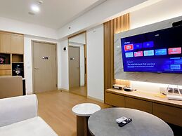 Spacious And Homey 2Br With Work Space At Meikarta Apartment