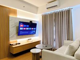 Spacious And Homey 2Br With Work Space At Meikarta Apartment