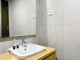 Homey And Cozy Living Studio Pollux Chadstone Apartment