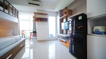 Modern And Compact Studio At Grand Sungkono Lagoon Apartment