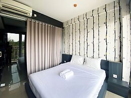 Homey 1Br Apartment At Dago Suites