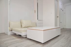 Cozy Living And Homey Studio Apartment Tuscany Residences