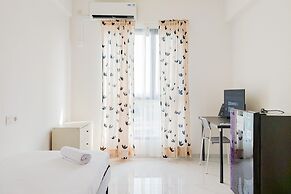 Warm And Homey Studio Apartment At Sky House Alam Sutera