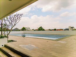 Comfortable And Homey Studio Room At Barsa City Apartment