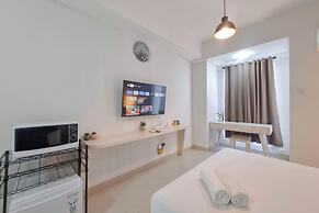 Comfortable And Homey Studio Room At Barsa City Apartment