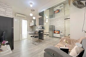 Good Choice And Homey 2Br At Bassura City Apartment