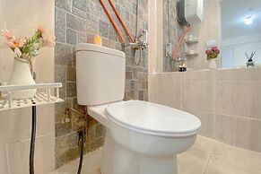 Good Choice And Homey 2Br At Bassura City Apartment