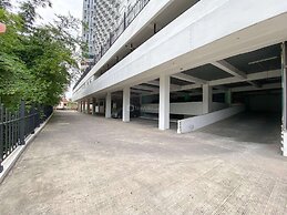 Restful And Tidy Studio At Paltrow City Apartment