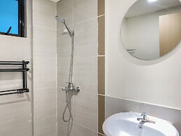 Comfort Look 2Br At Meikarta Apartment