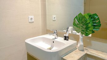 Good And Modern Look Studio At Gold Coast Apartment