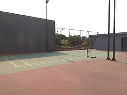 Good And Modern Look Studio At Gold Coast Apartment