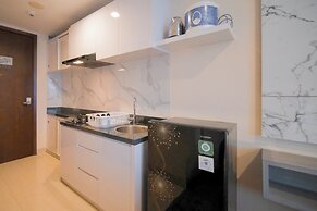 Compact And Comfortable Living Studio At Grand Sungkono Lagoon Apartme