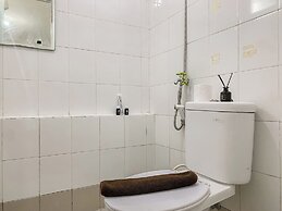 Warm And Homey 2Br At Bassura City Apartment