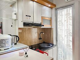 Warm And Homey 2Br At Bassura City Apartment