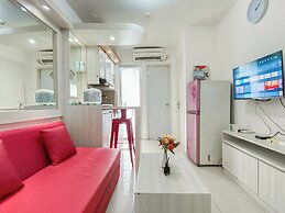 Warm And Homey 2Br At Bassura City Apartment