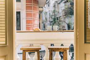 UNIQUE Creative Apartment w ROOFTOP Garden