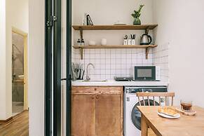 UNIQUE Creative Apartment w ROOFTOP Garden