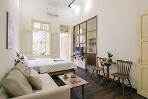 UNIQUE Creative Apartment w ROOFTOP Garden