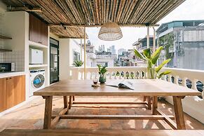 UNIQUE Creative Apartment w ROOFTOP Garden