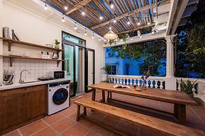 UNIQUE Creative Apartment w ROOFTOP Garden