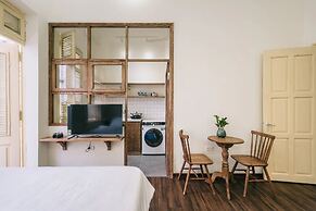 UNIQUE Creative Apartment w ROOFTOP Garden