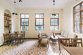 UNIQUE Creative Apartment w ROOFTOP Garden