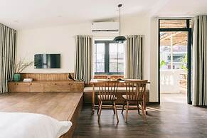 UNIQUE Creative Apartment w ROOFTOP Garden