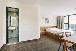 UNIQUE Creative Apartment w ROOFTOP Garden