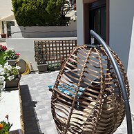 Casa Terra is Near Hillside Area Airport Beach