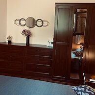 Casa Terra is Near Hillside Area Airport Beach