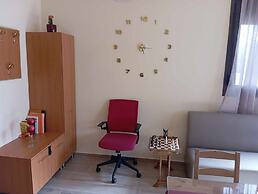 Casa Terra is Near Hillside Area Airport Beach