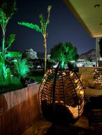 Casa Terra is Near Hillside Area Airport Beach