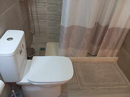 Casa Terra is Near Hillside Area Airport Beach