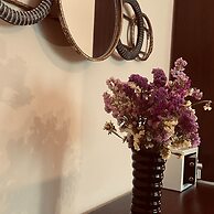 Casa Terra is Near Hillside Area Airport Beach